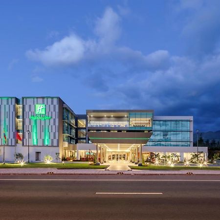 Holiday Inn - Quito Airport By Ihg Tababela Dış mekan fotoğraf The new building of the University of La Rioja, in Logroño.