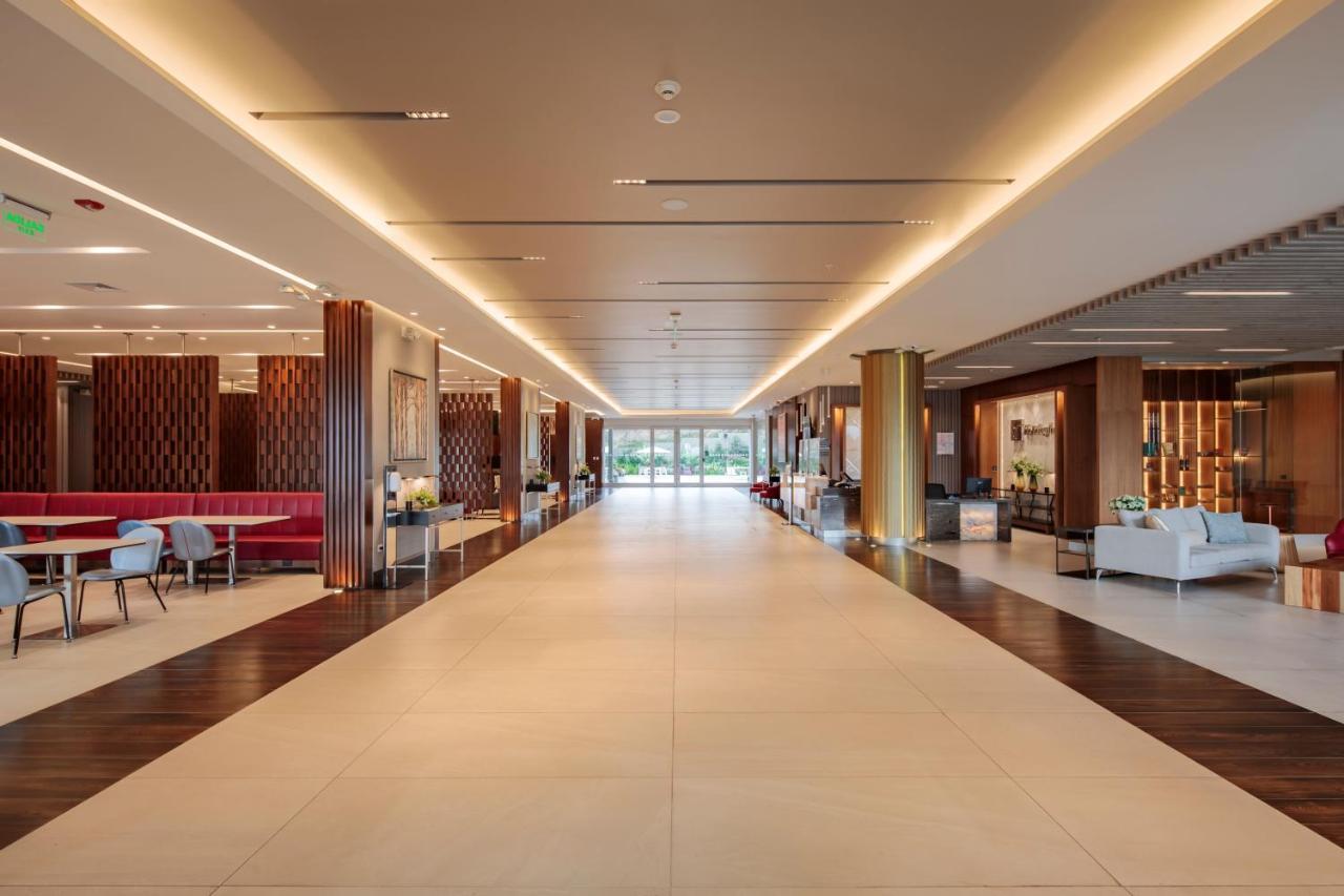Holiday Inn - Quito Airport By Ihg Tababela Dış mekan fotoğraf The interior of the hotel