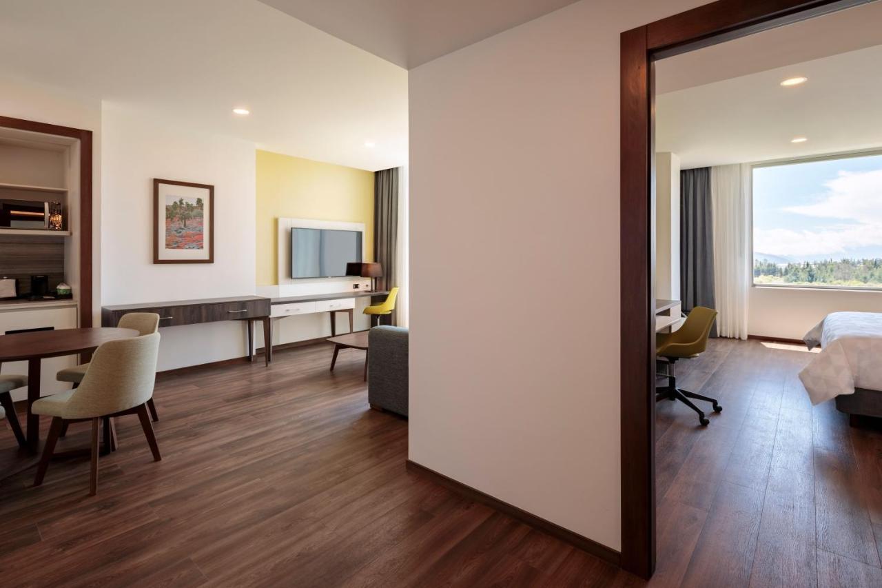 Holiday Inn - Quito Airport By Ihg Tababela Dış mekan fotoğraf Suite