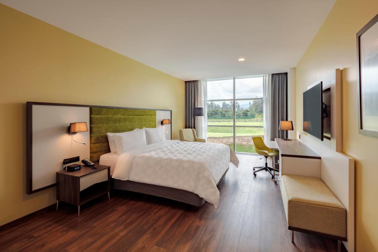 Holiday Inn - Quito Airport By Ihg Tababela Dış mekan fotoğraf A typical room at the hotel