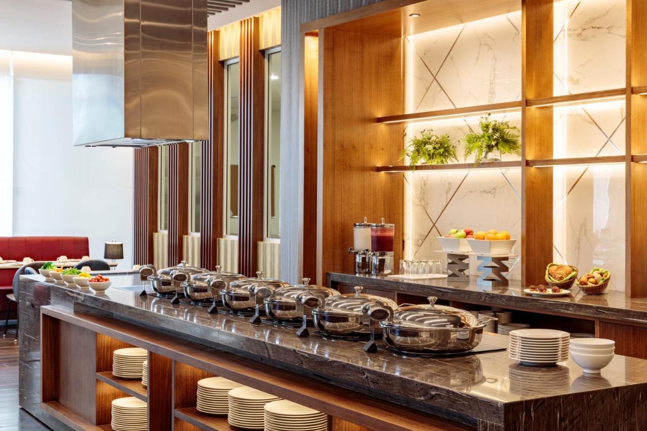 Holiday Inn - Quito Airport By Ihg Tababela Dış mekan fotoğraf A buffet at a hotel