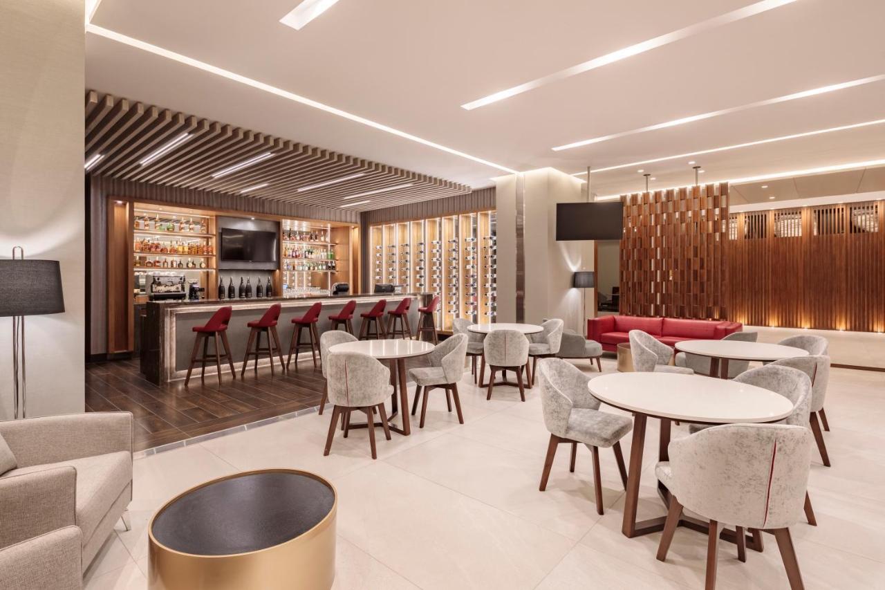 Holiday Inn - Quito Airport By Ihg Tababela Dış mekan fotoğraf The lounge at the airport