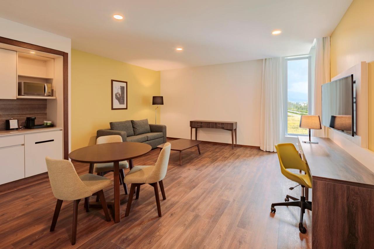 Holiday Inn - Quito Airport By Ihg Tababela Dış mekan fotoğraf A typical suite at the new hotel