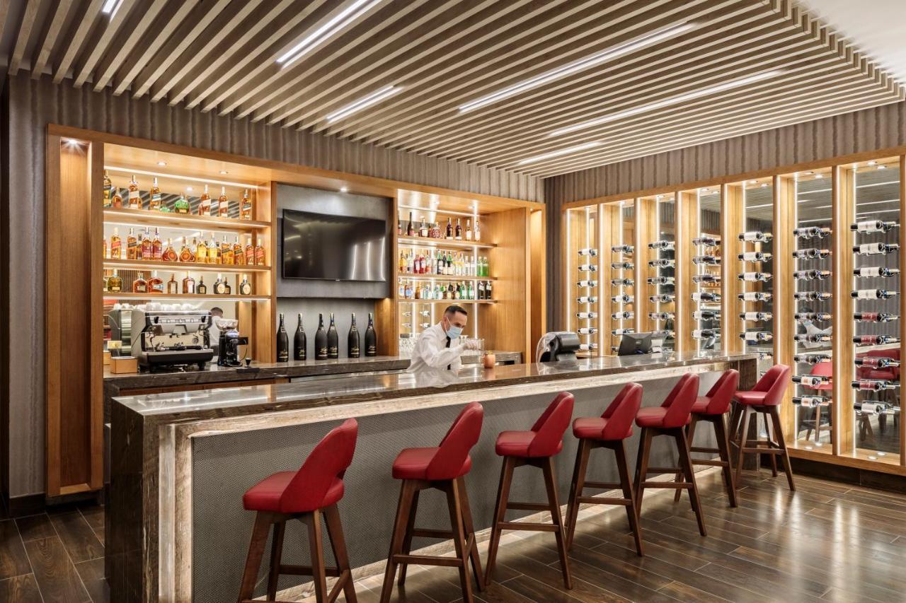 Holiday Inn - Quito Airport By Ihg Tababela Dış mekan fotoğraf The bar at the lounge
