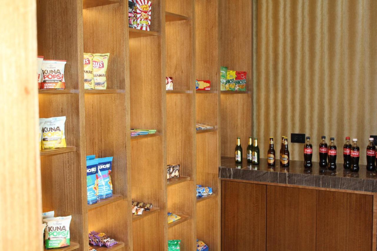 Holiday Inn - Quito Airport By Ihg Tababela Dış mekan fotoğraf A typical vending machine in a Japanese hotel
