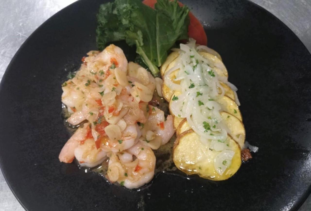 Holiday Inn - Quito Airport By Ihg Tababela Dış mekan fotoğraf Shrimp and scallop